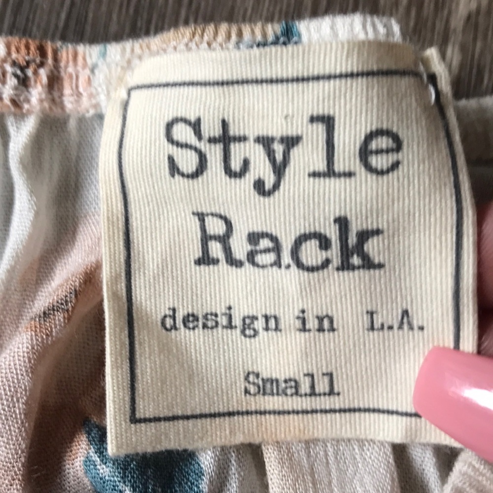 Style Rack : Floral Romper - Picture 3 of 3